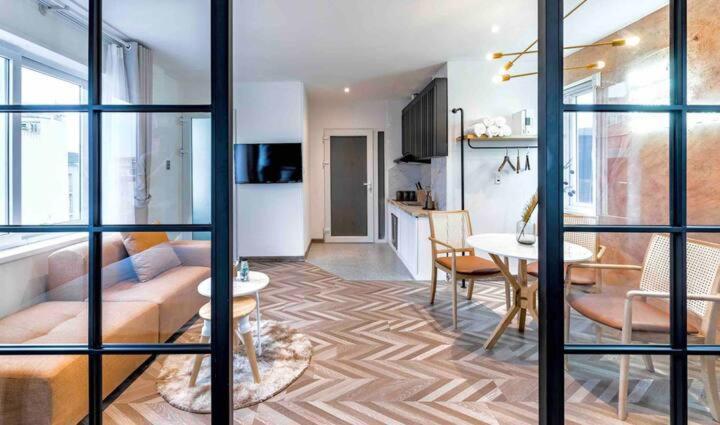 Homestay Giua Long Ha Noi - 10 Phut Den Pho Co Ανόι Εξωτερικό φωτογραφία